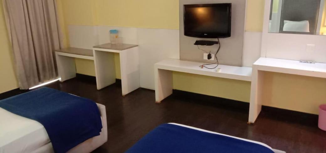 Hotel Jaya International Хидерабад Екстериор снимка
